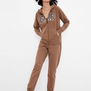 Brown GAP sweatsuit size L